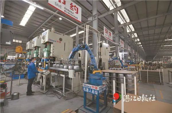 湛江的数字化转型，正让科幻片的“未来工厂”渐成现实！