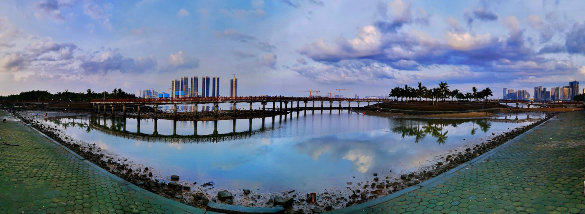 金沙灣畔“天空之鏡”