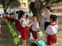 湛江市第八小學舉行“六一”入隊活動