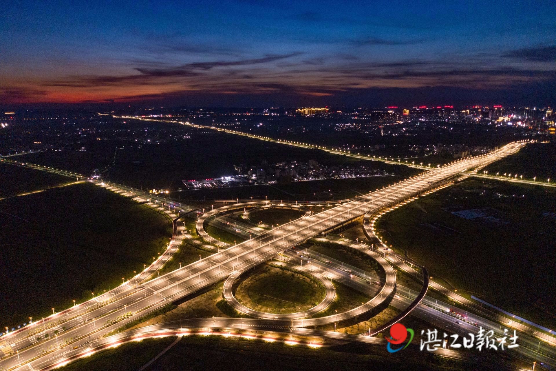 美丽乡村湛江市麻章区湖光镇原创歌曲湖光日月长