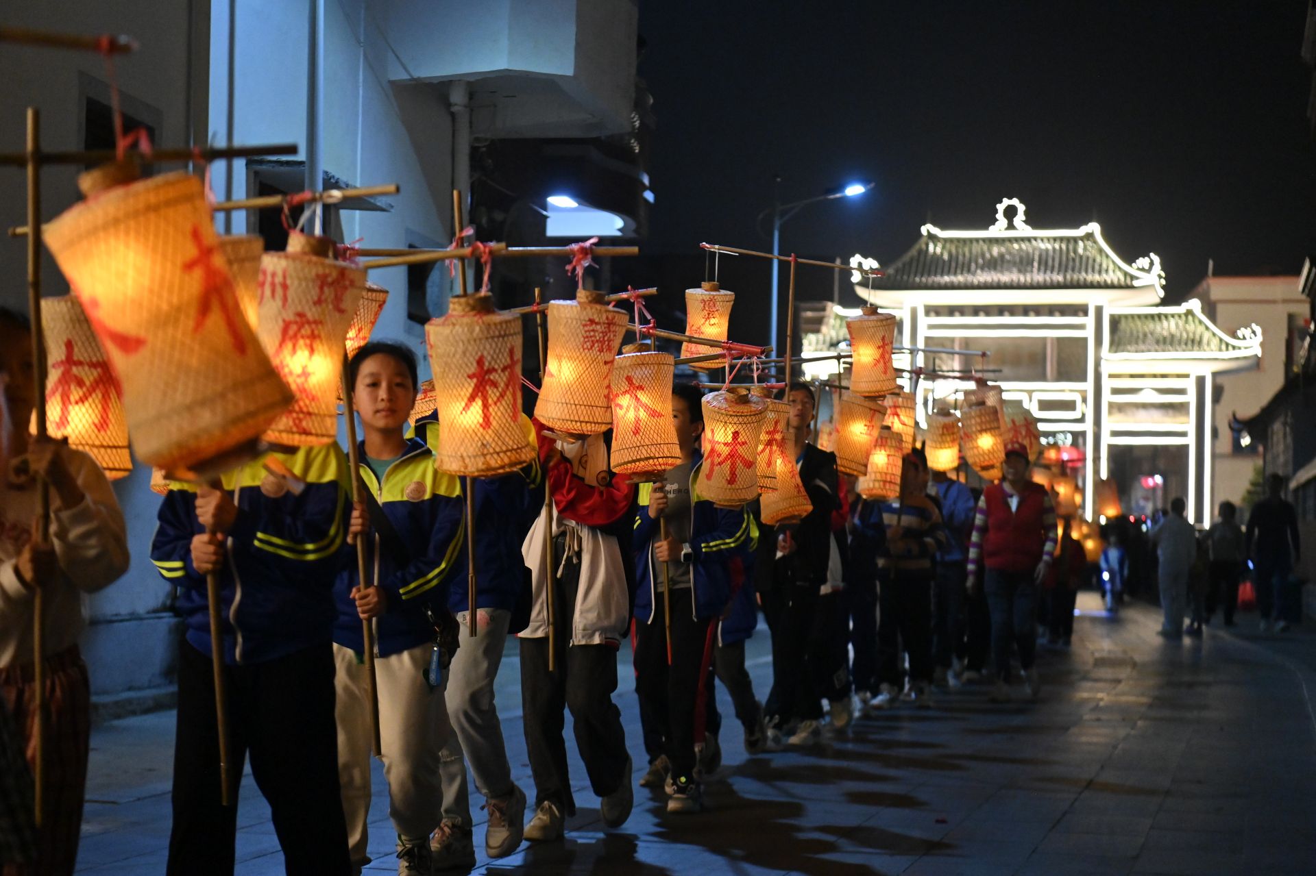 <span>吳陽霞街狀元燈會活動舉行</span>