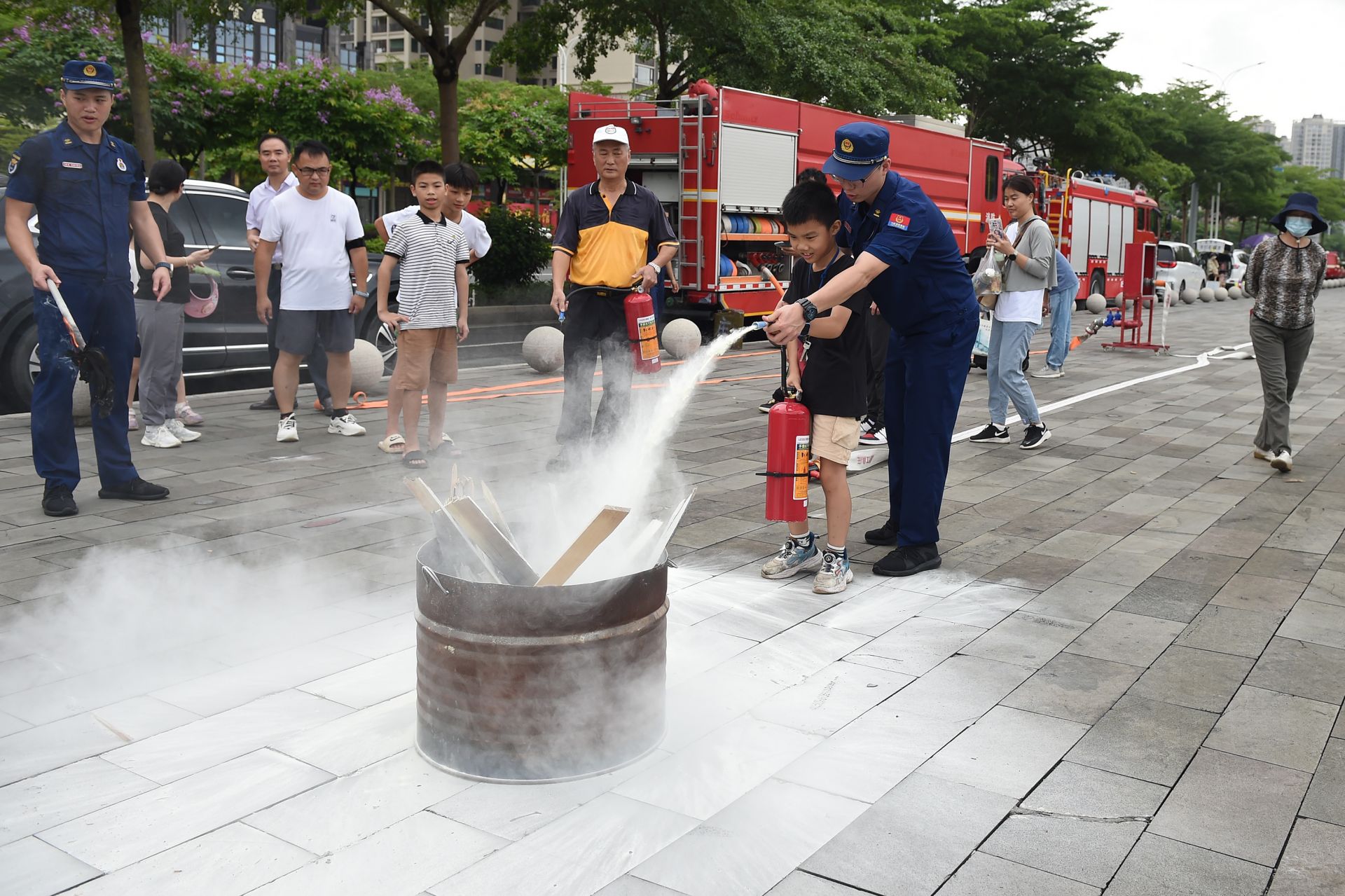 湛江市“你好，火焰蓝”消防安全进万家活动启动