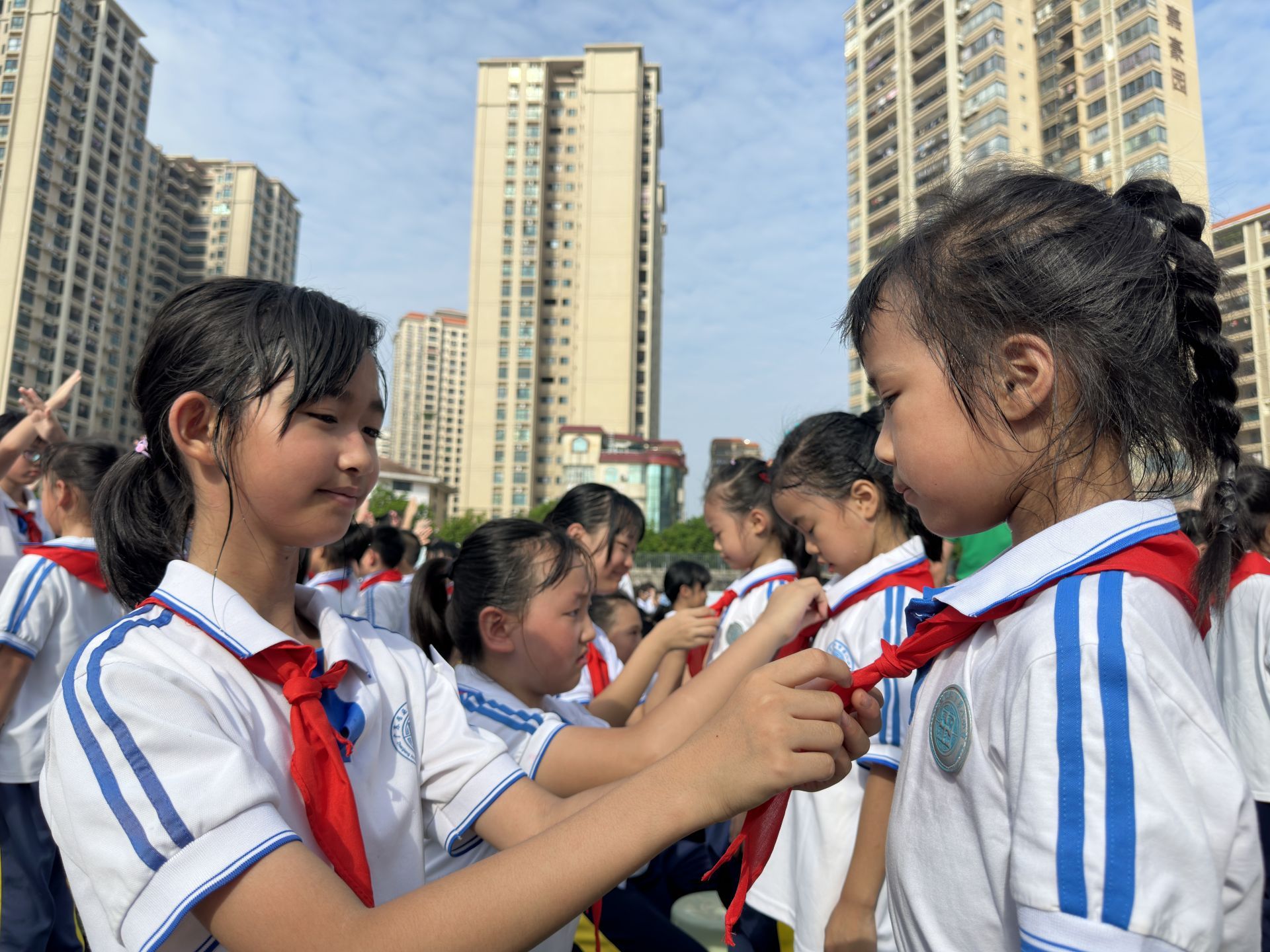 湛江市第八小学举行新生入队活动