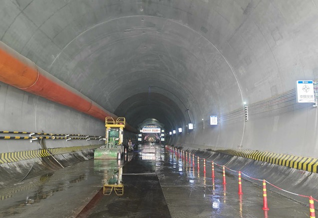 广湛铁路向前隧道施工全面提速