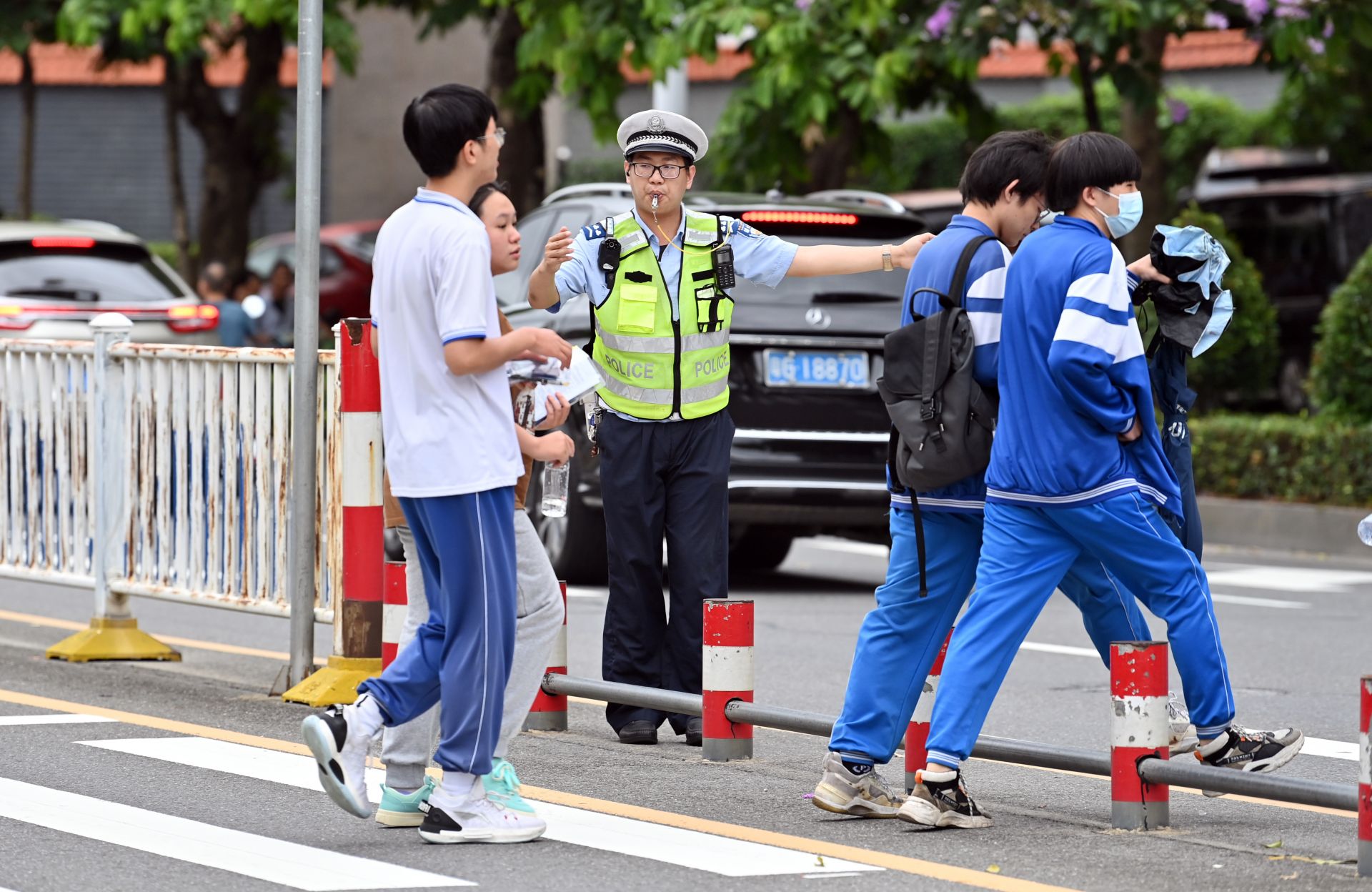 湛江交警打好組合拳 織密未成年人交通“安全網”