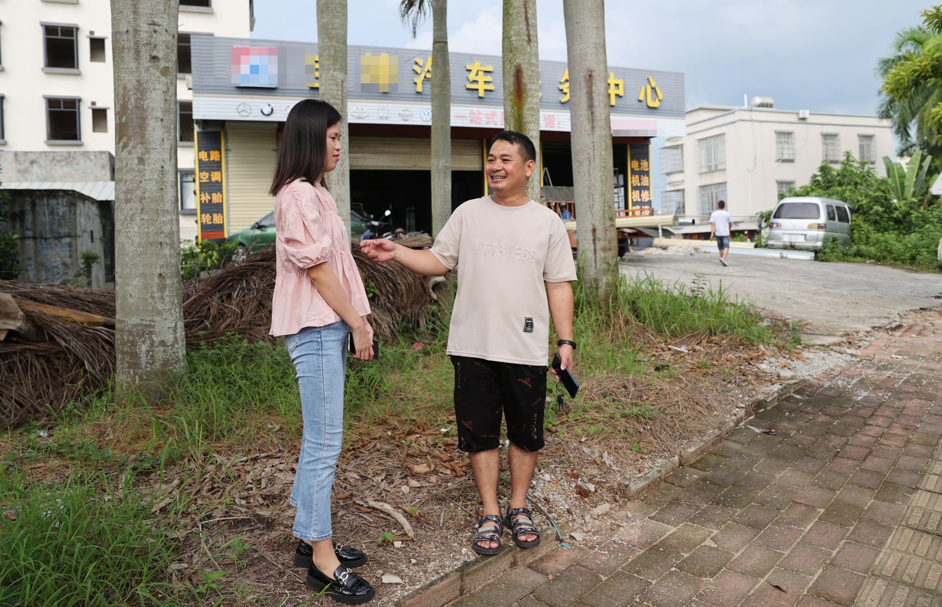 廉江退役军人挺身而出紧急灭火