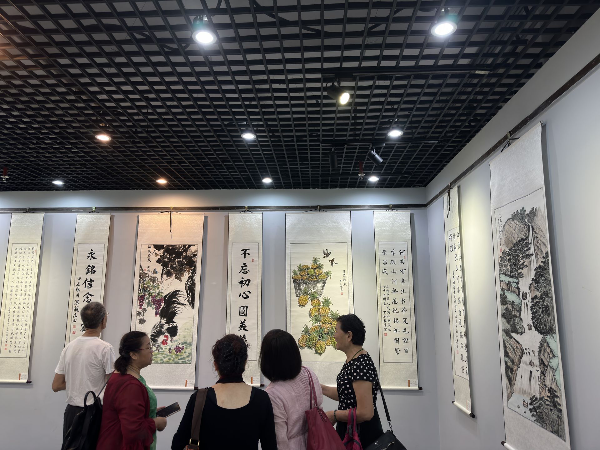 省市老干部書(shū)畫(huà)作品聯(lián)展在湛展出