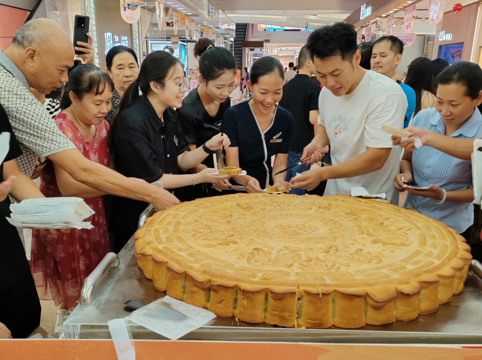 “花好月圓·我在霞山過中秋”傳統(tǒng)文化暨全民國防教育月主題活動舉行