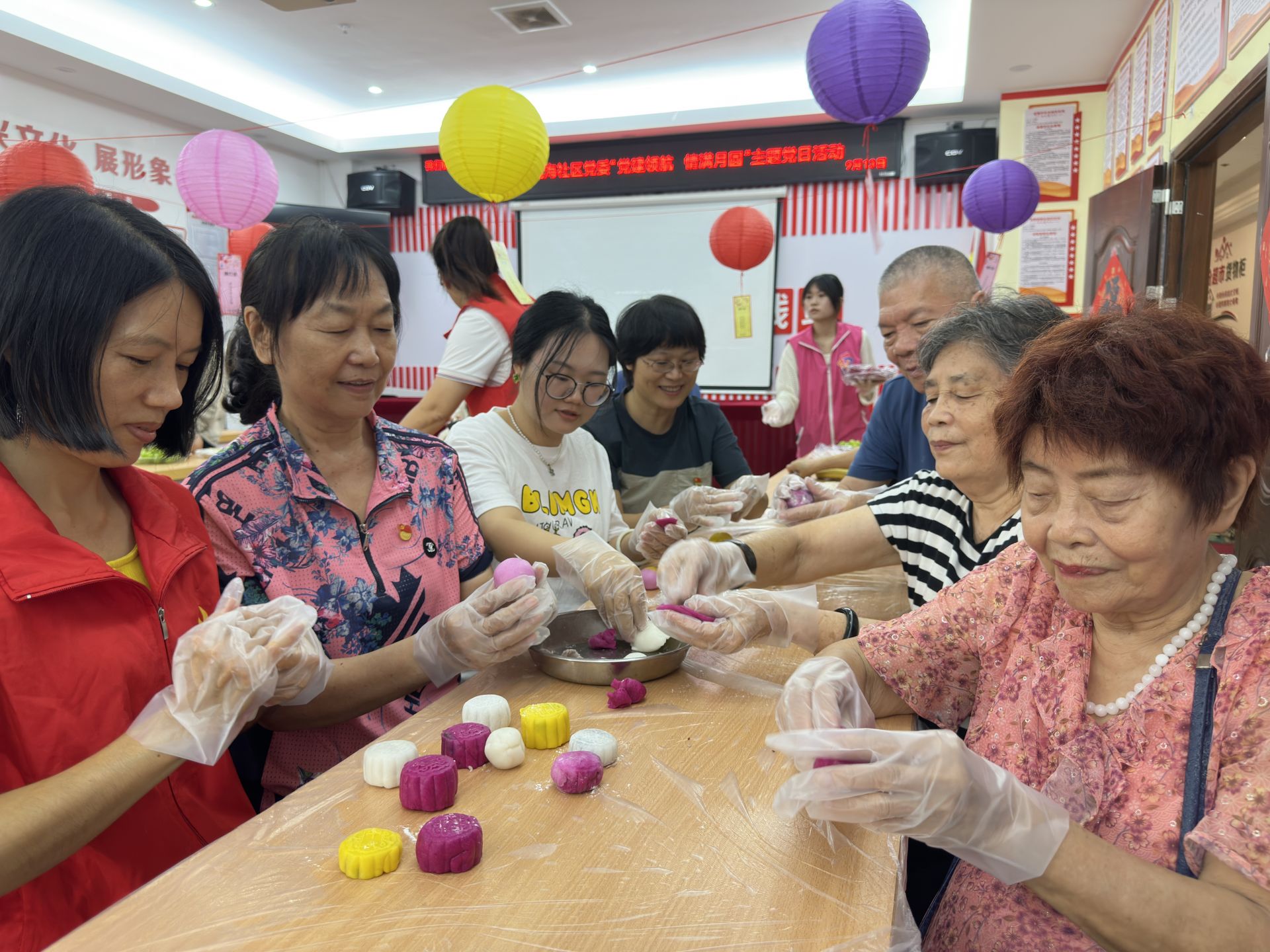 湛江經開區(qū)觀海社區(qū)舉辦喜迎中秋主題黨日活動