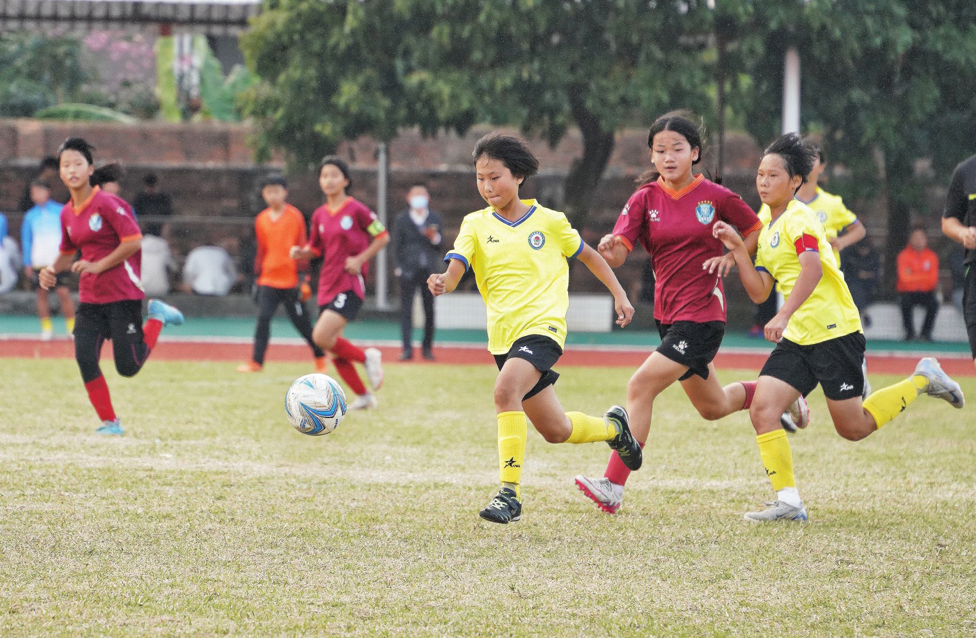 2024年湛江市“市長(zhǎng)杯”青少年校園足球聯(lián)賽全市總決賽圓滿結(jié)束