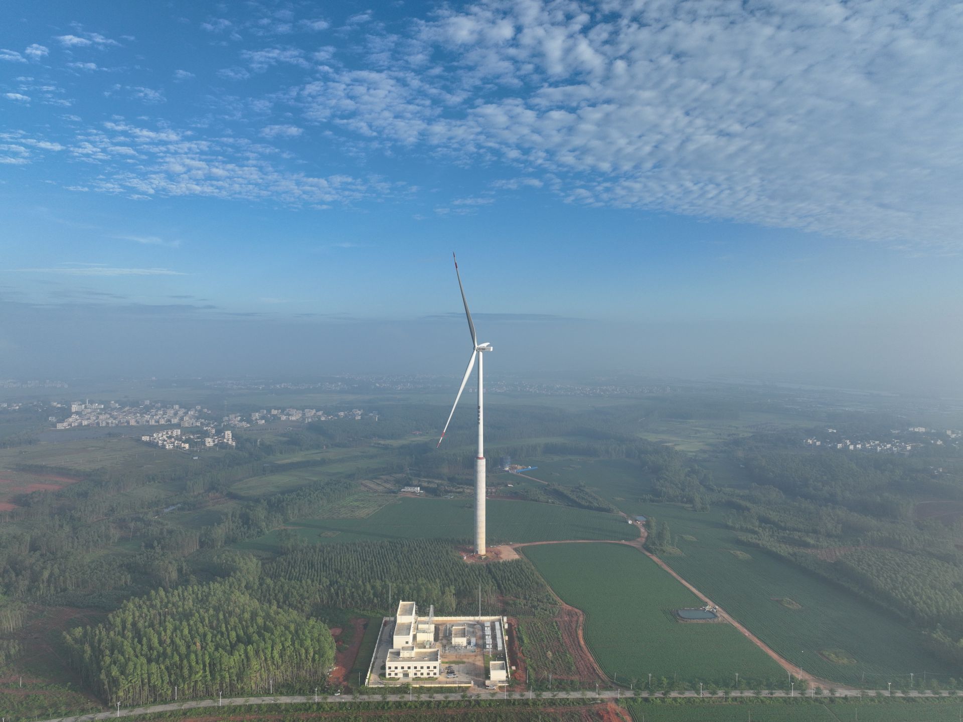 國內最高陸上風電項目首批風機建成投產