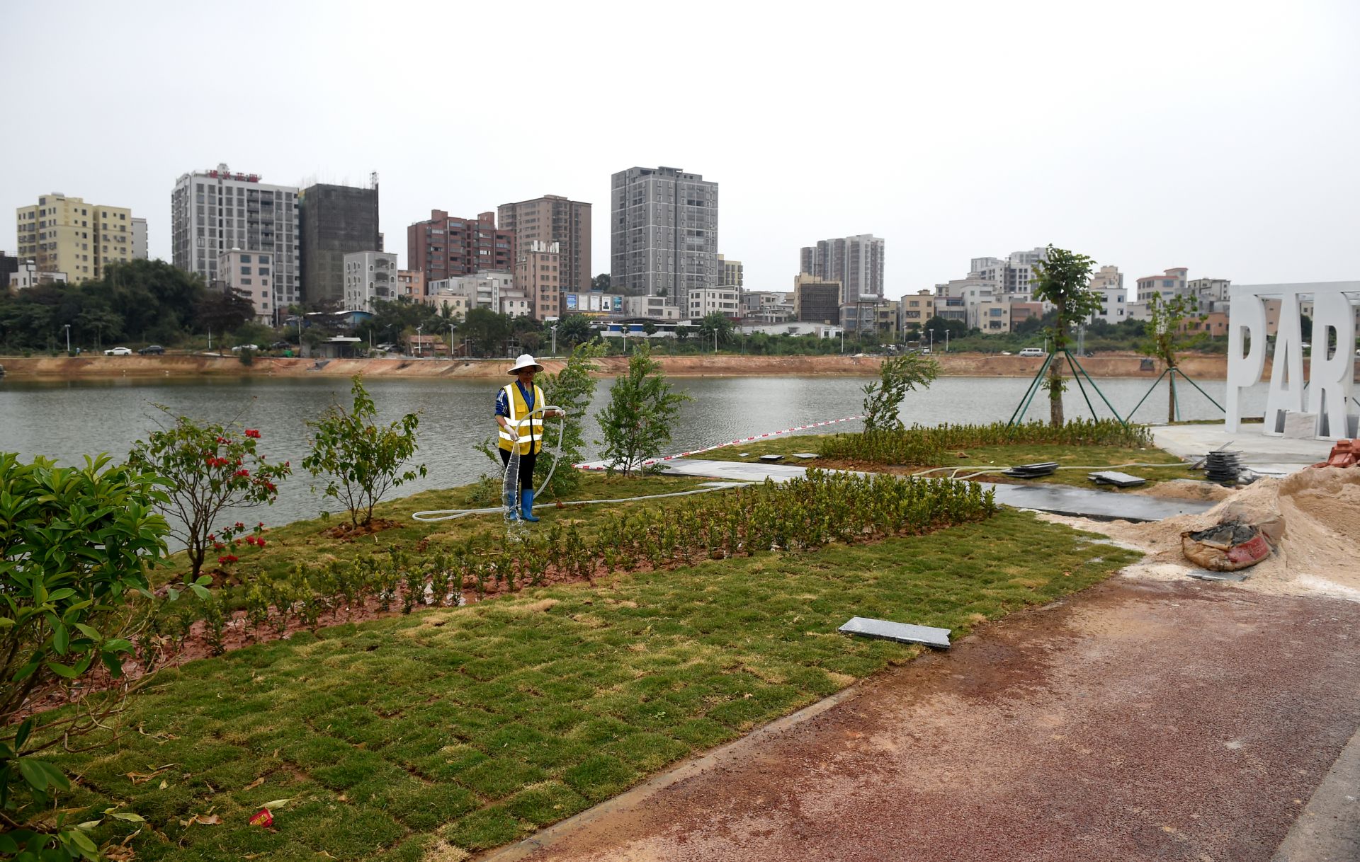 坡頭區(qū)：抓好典型鎮(zhèn)村建設 以點帶面出新彩