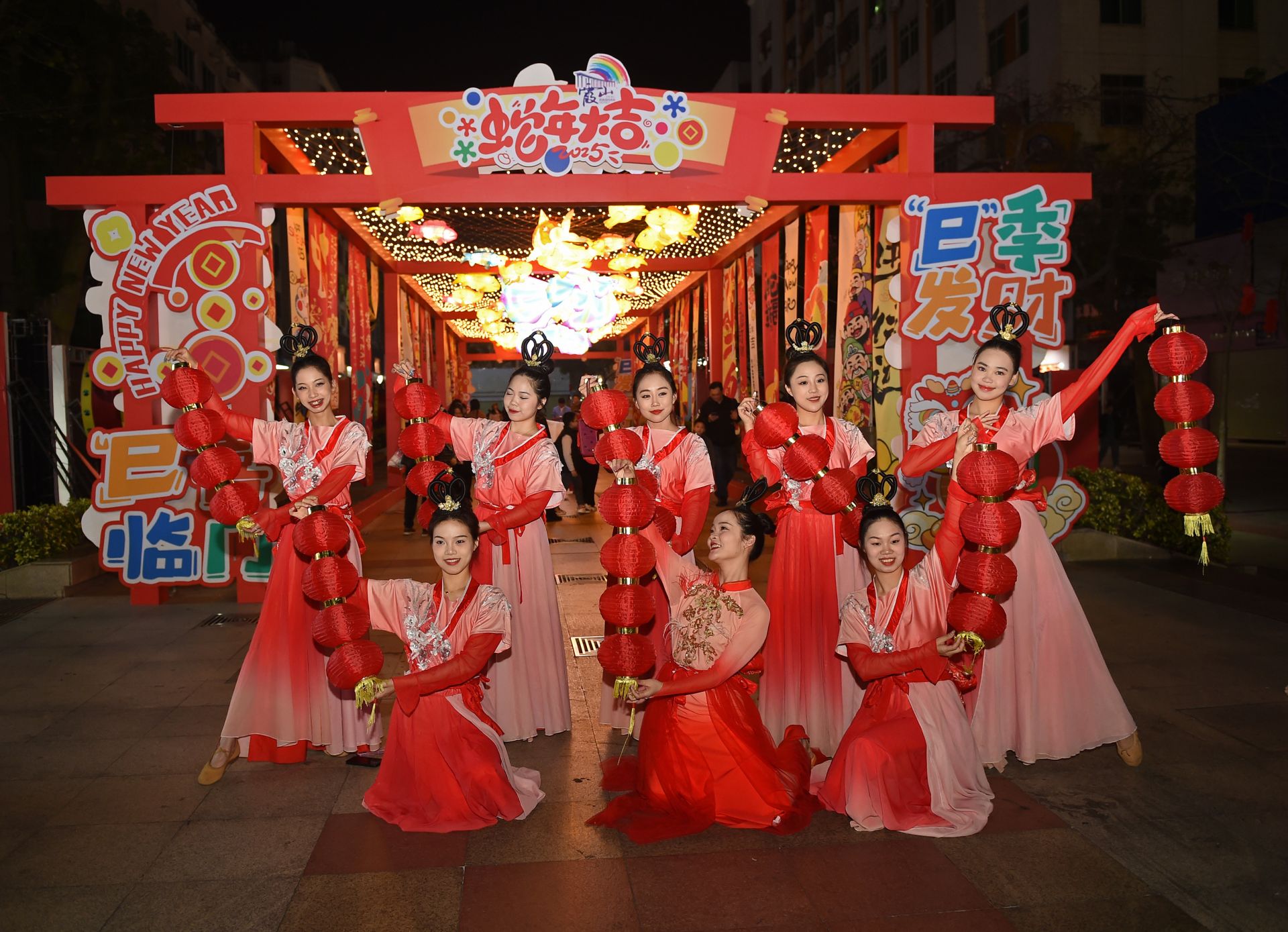 穿越千年 霞山元宵佳節(jié)再現大唐盛景