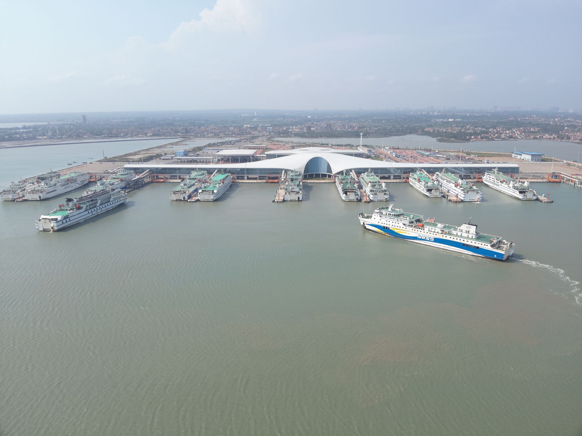 “五一”假期琼州海峡发送过海旅客约44.3万人次