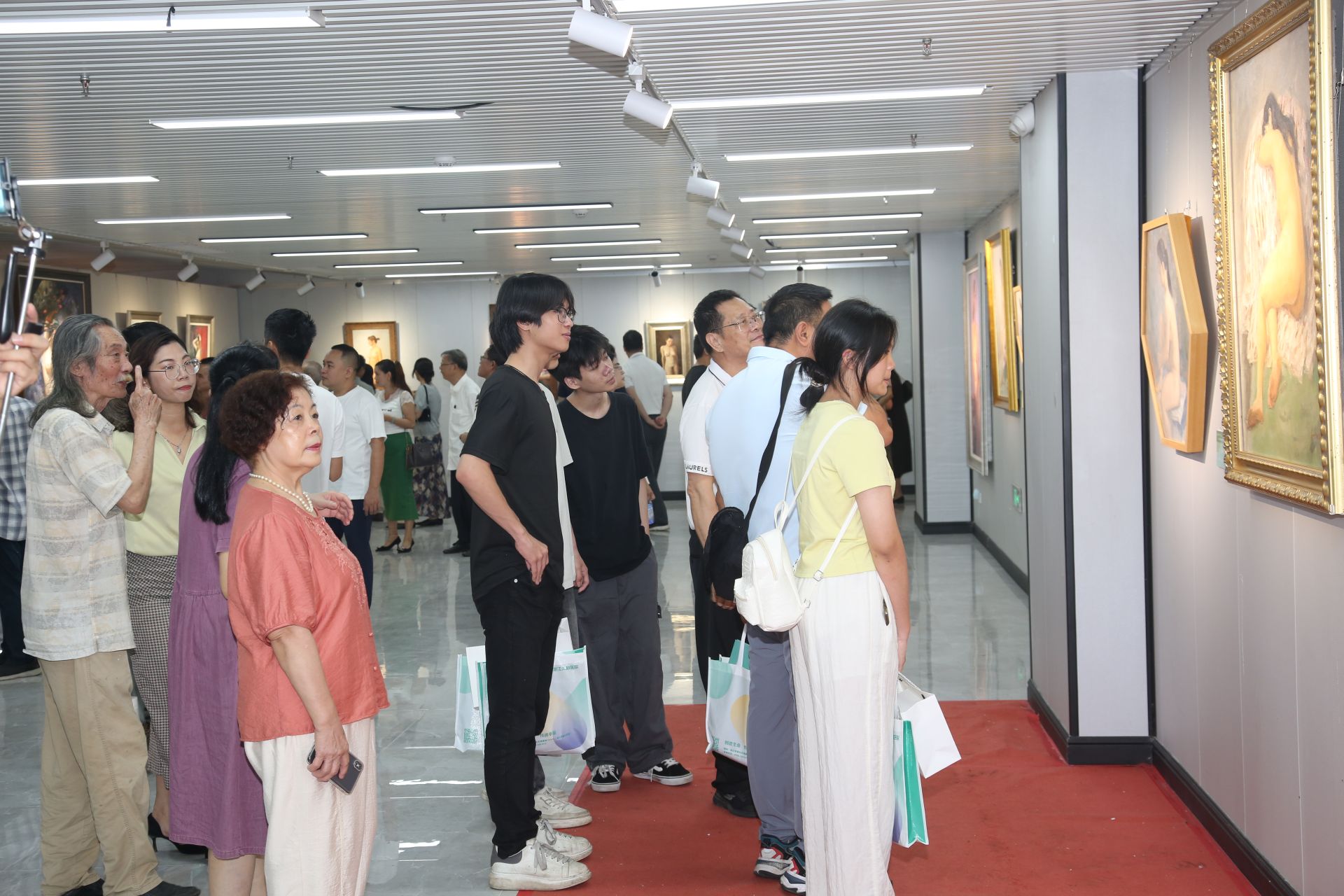 2025湛江油画人体写生作品展举行