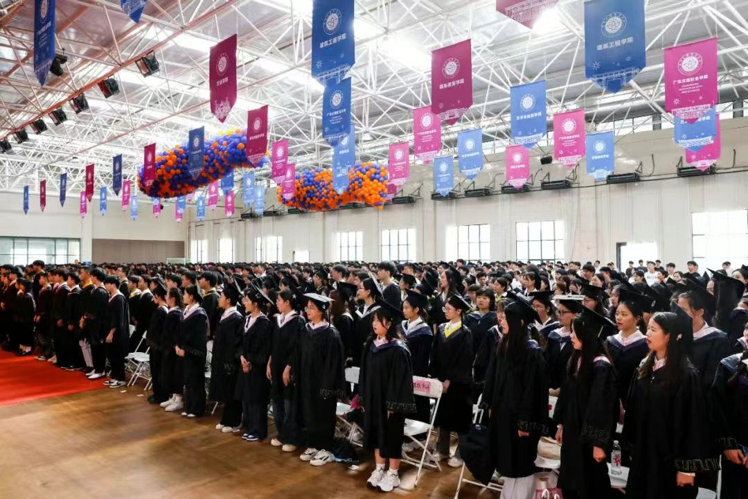 广东文理职院2025届毕业季：学子整装启程 师者传情寄嘱