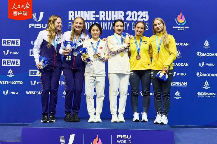 22岁湛江姑娘王伟莹获女双3米板冠军