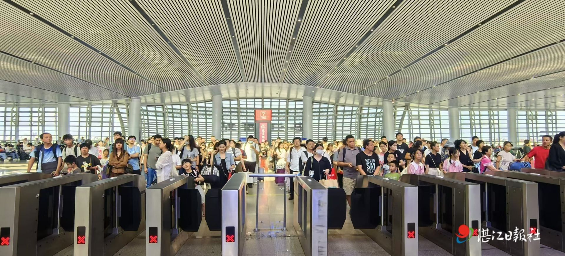 湛江西站多措并举保障暑运旅客平安出行