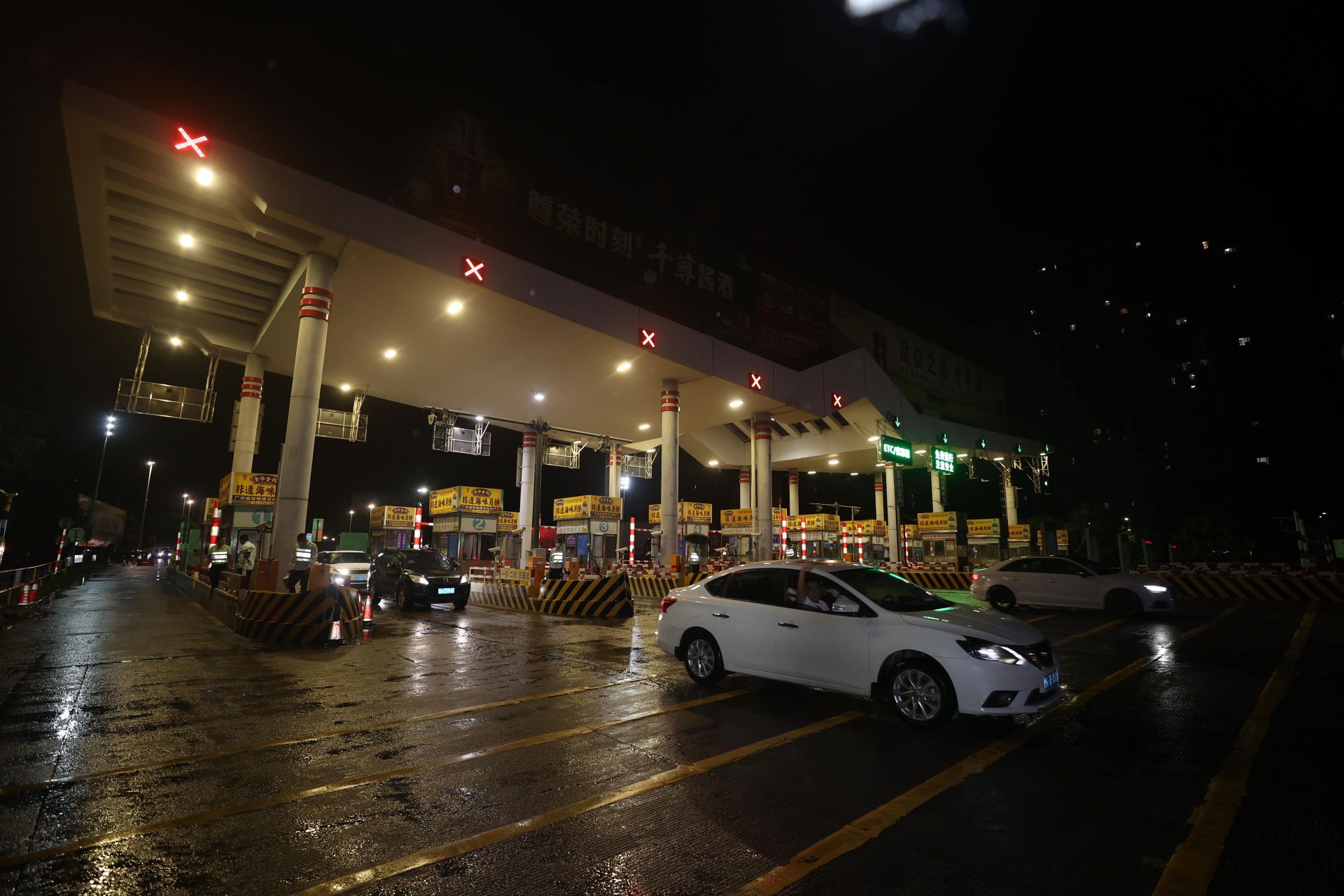 海湾大桥今起免费通行 “一湾两岸”再启新程