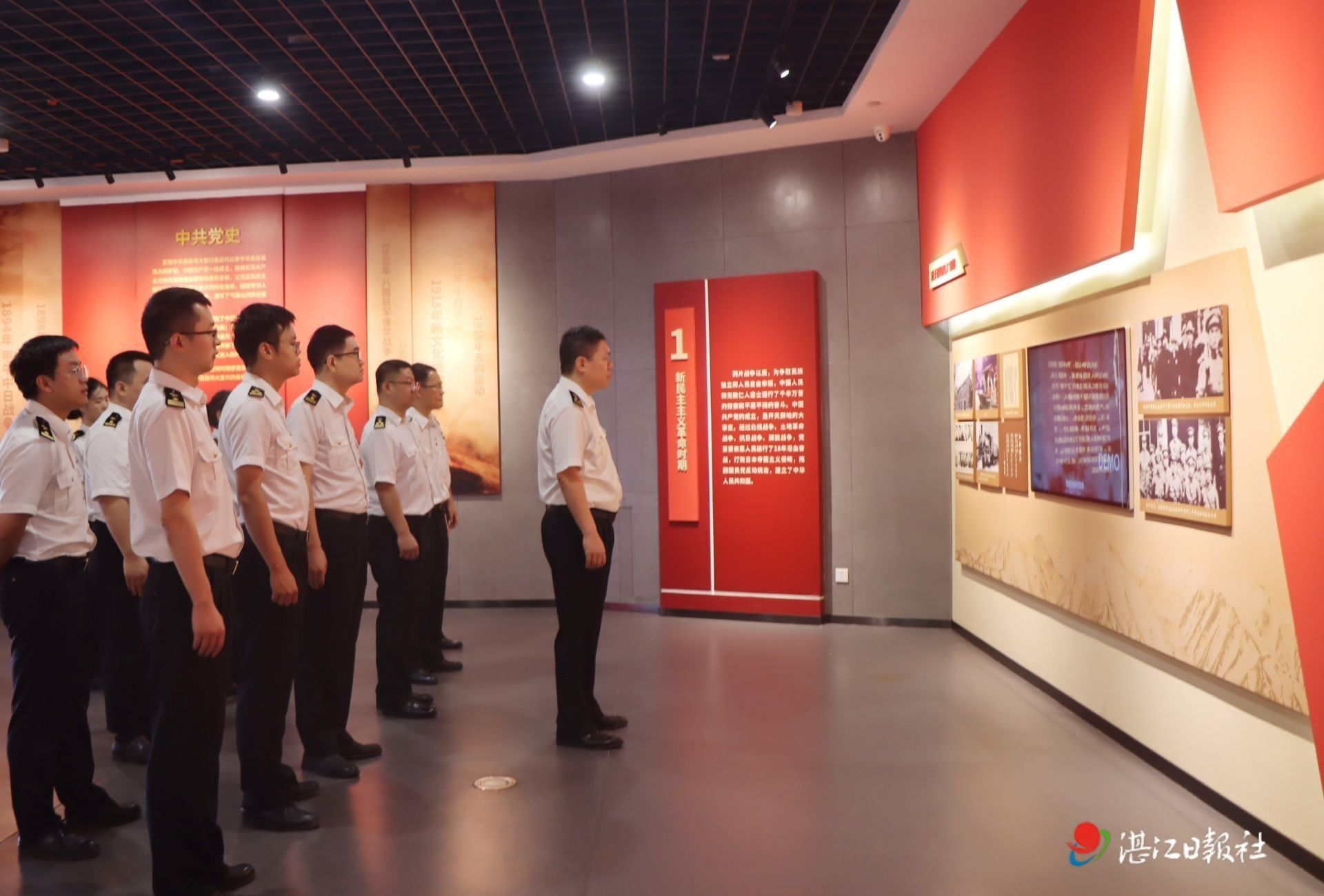 以文明为笔，服务千亿级临港产业项目建设发展