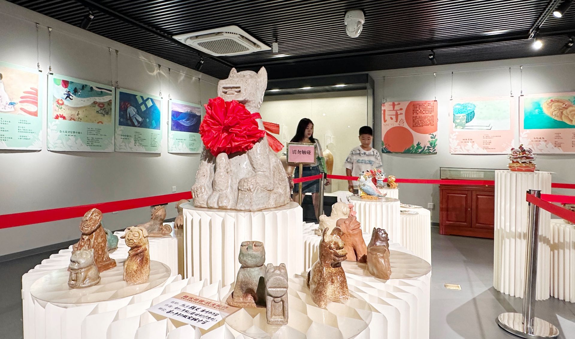 鲜美赤坎 缤纷暑假——“异彩童诗绘：中国原创优美童诗画展”开展