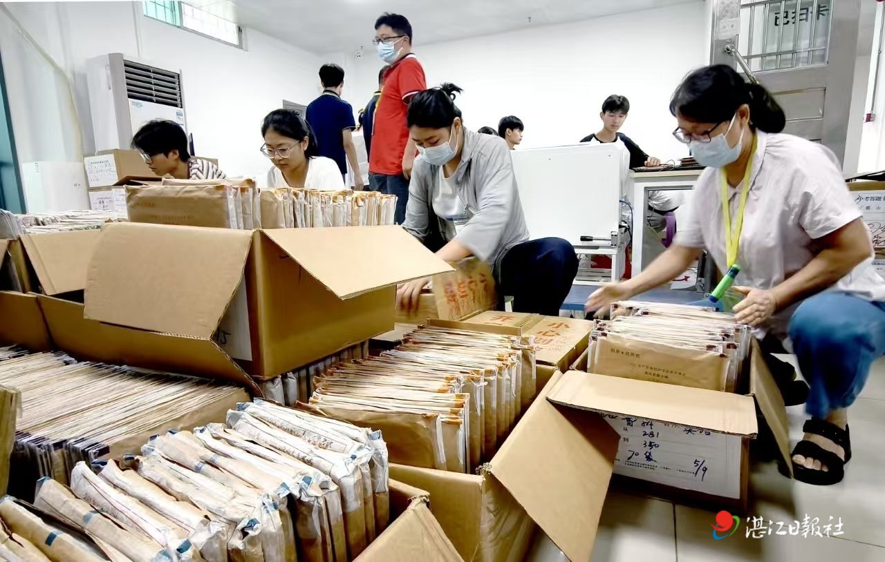 中考168万余张答题卡扫描今天全部完成