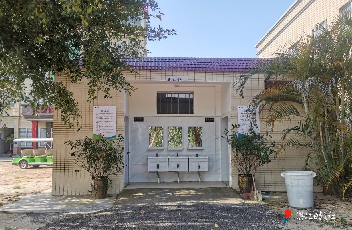 特呈岛公厕焕新颜 小设施改善大民生