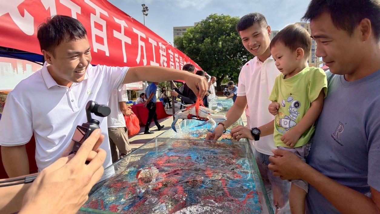 “‘媒体+’赋能‘百千万工程’”2025遂溪县乐民镇第三届花蟹美食嘉年华启幕