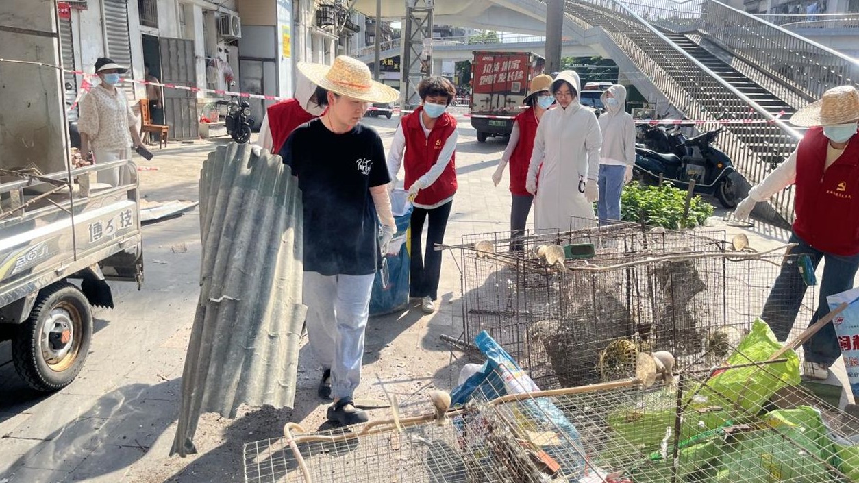 霞山区爱国街道：党建引领织密防疫网 多元合力守护民生健康