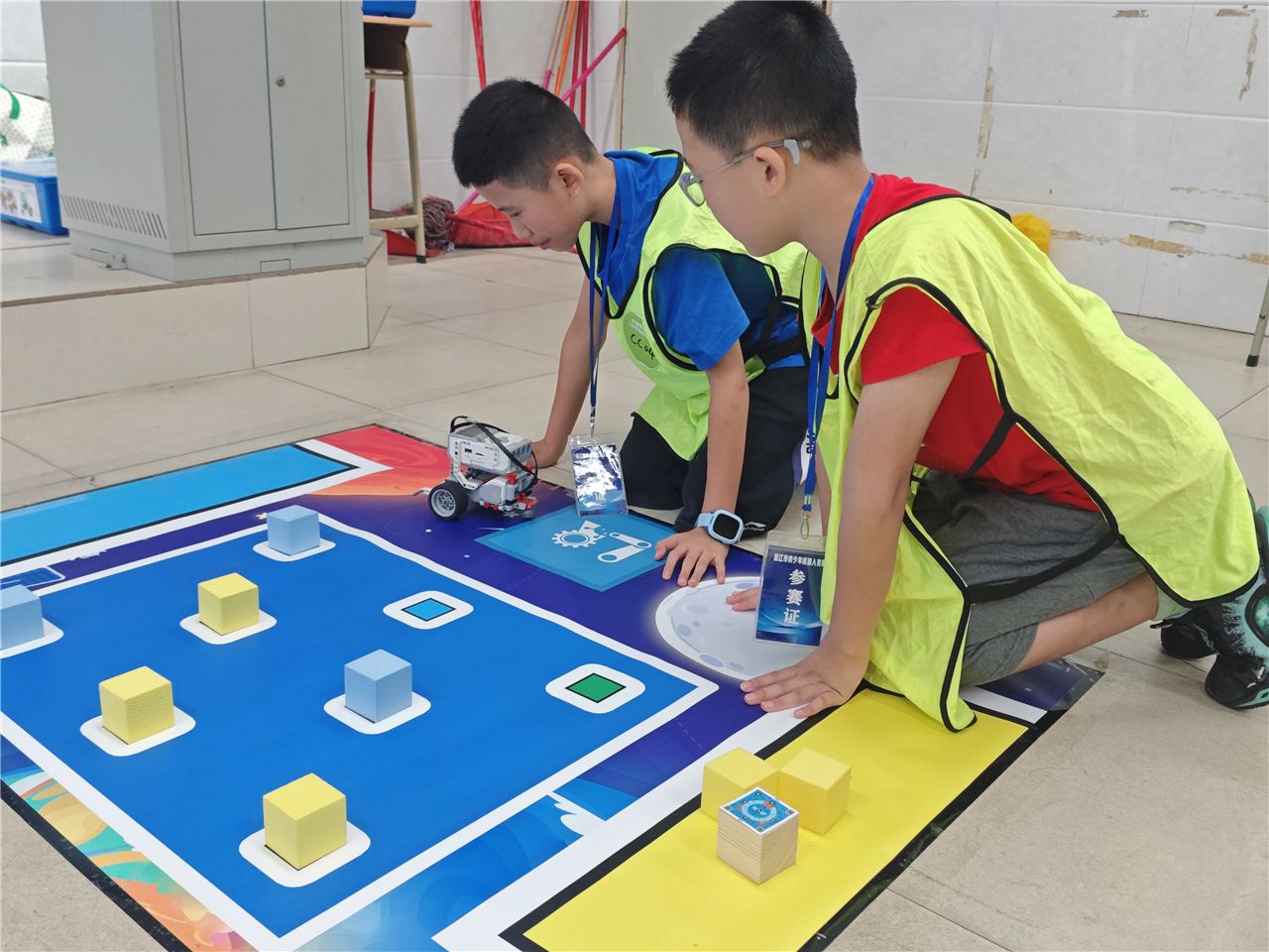 2025年湛江市青少年机器人竞赛开幕 科普教育创新发展联盟同步成立