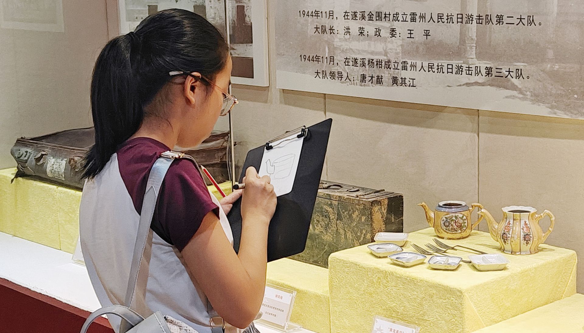 巧手画文物    馆藏"活起来"