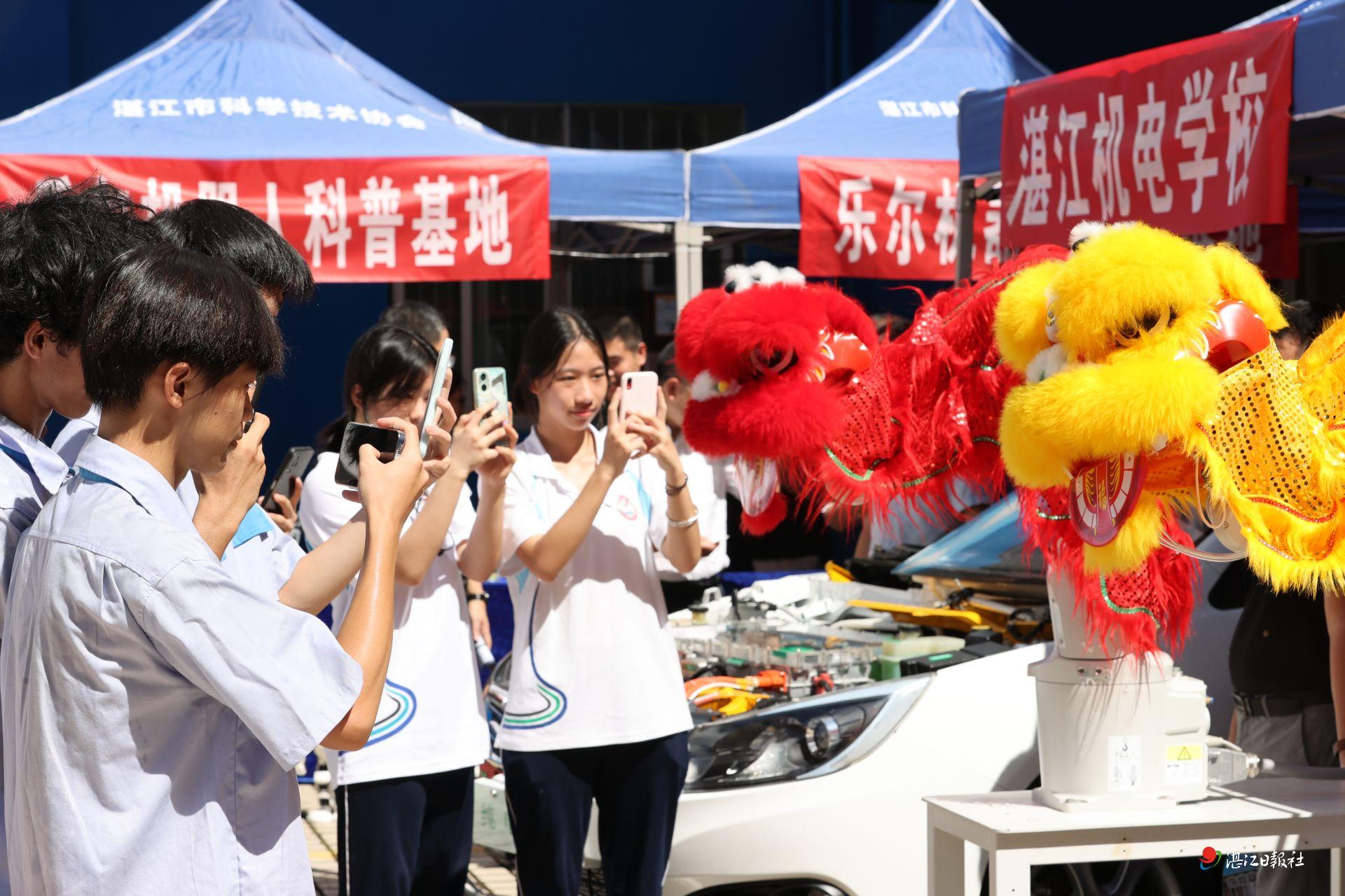2025年湛江市“全国科普月”主场暨“广东科普嘉年华”湛江分会场系列活动举办