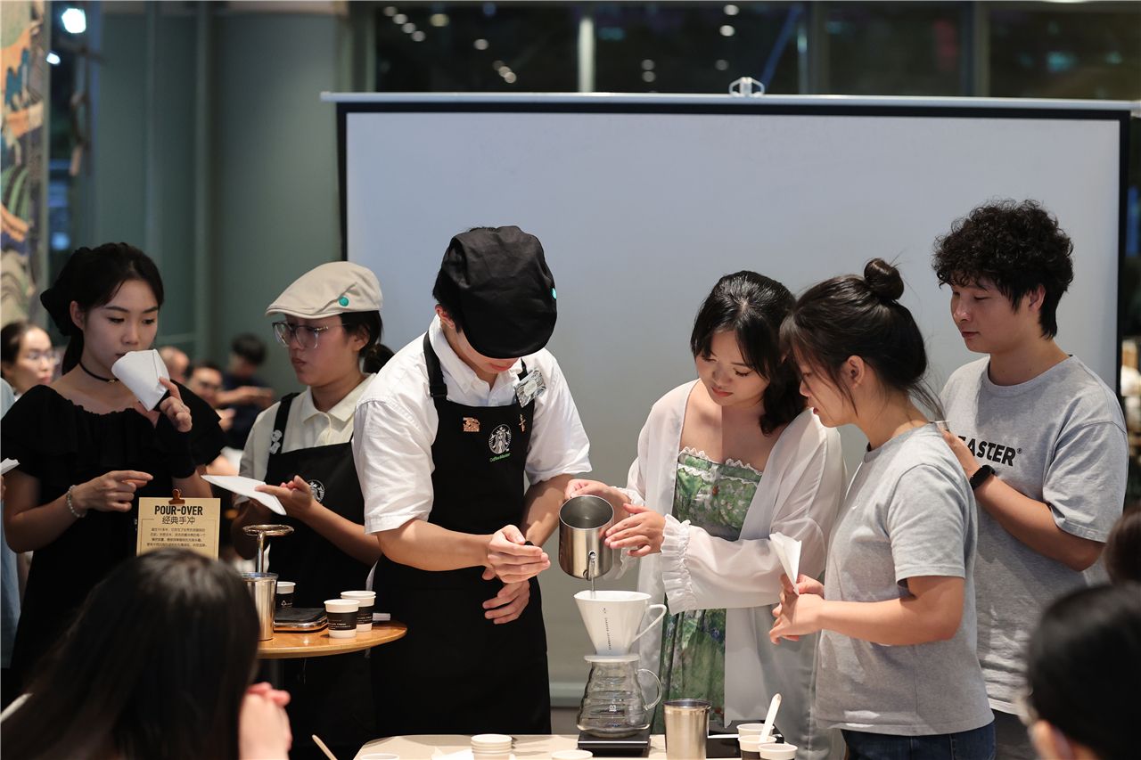 霞山区青年夜校咖啡品鉴公益课举办