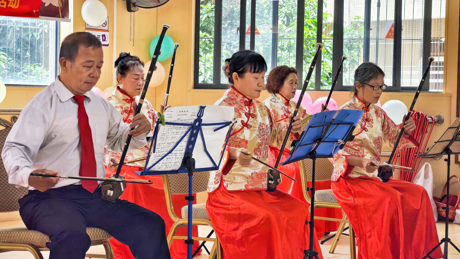 銀齡先鋒踐初心 湛江敬老聯歡慶重陽