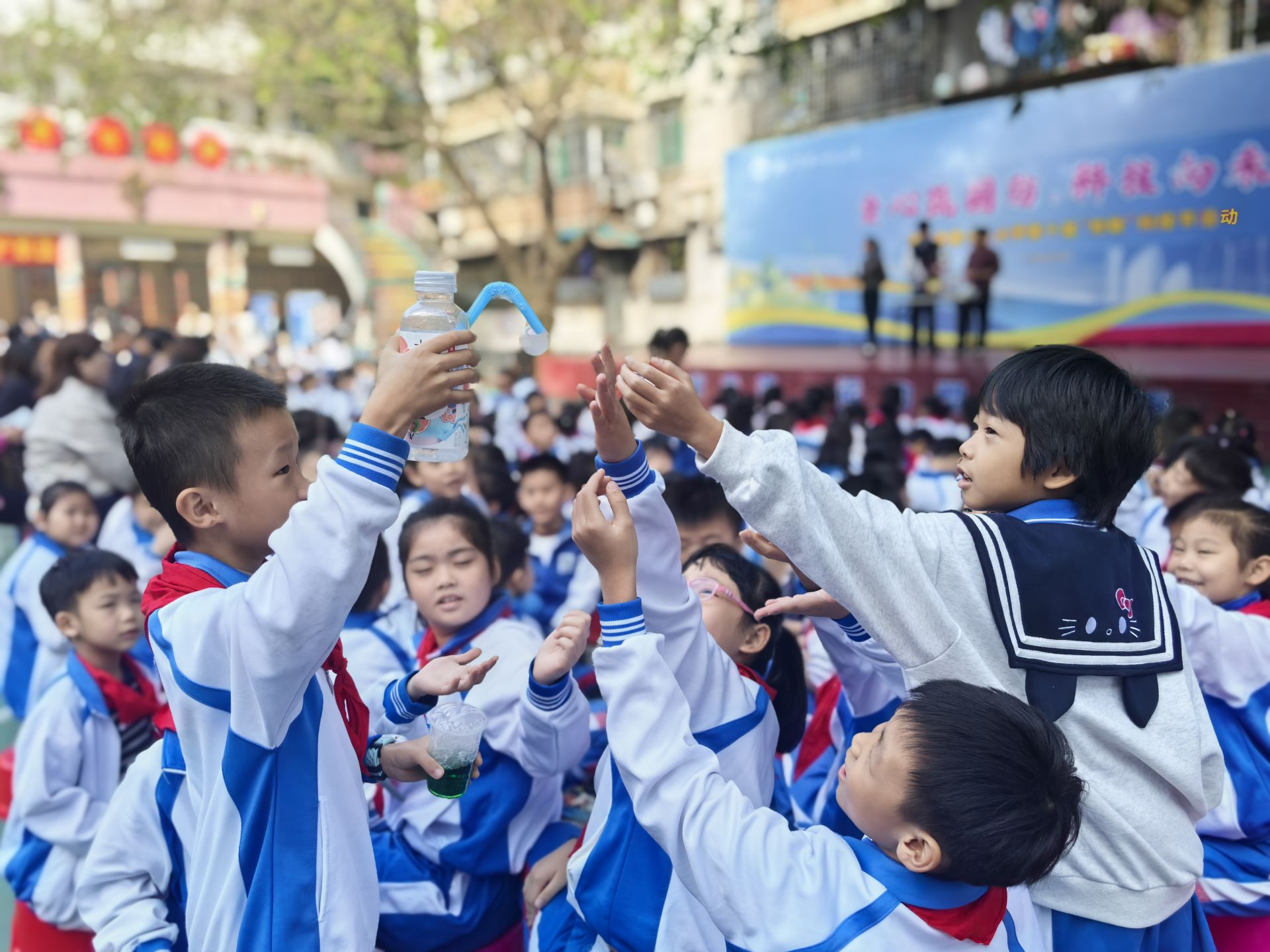湛江市第十六小學(xué)第十屆科技節(jié)啟幕