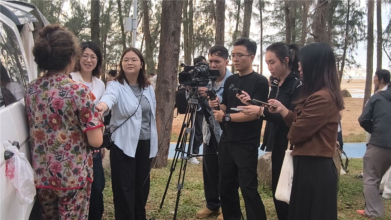 遂溪县江洪笑口滩：房车聚五湖 滩涂起“新家”