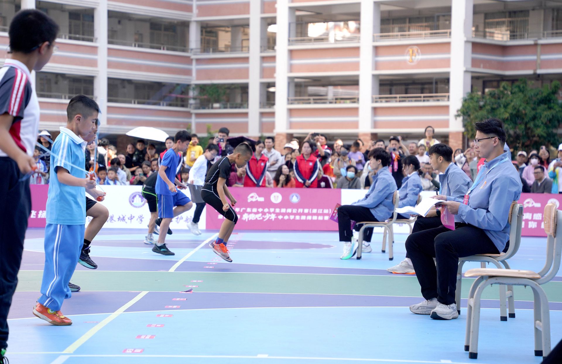 中小学生跳绳公开赛暨校园体育节活力启幕