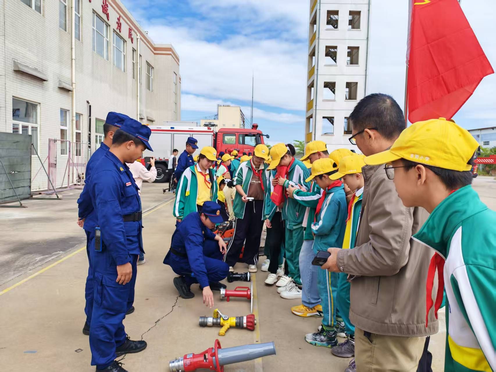 师生到中科炼化开展科技教育活动