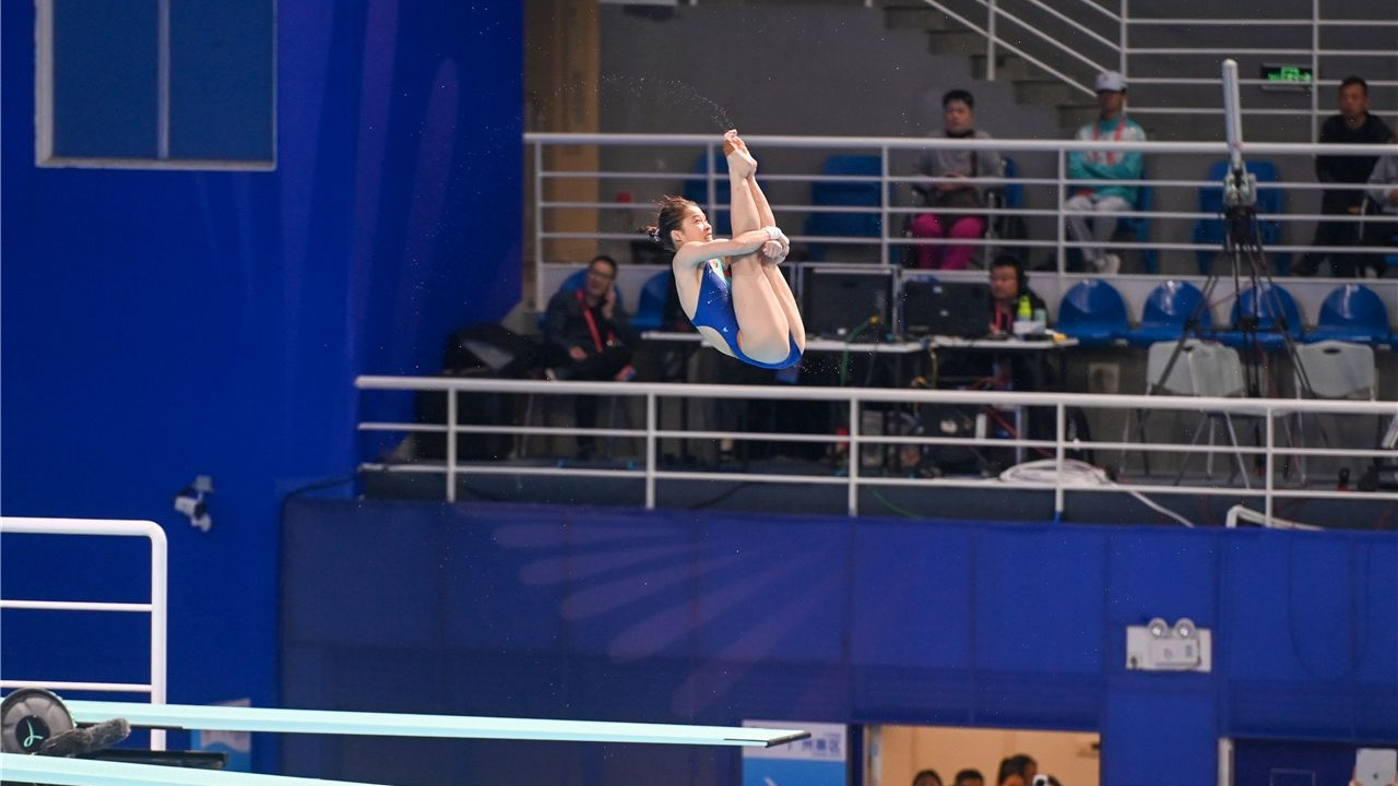 “继续努力,为广东队冲金!”——访湛江籍全运会跳水冠军王伟莹