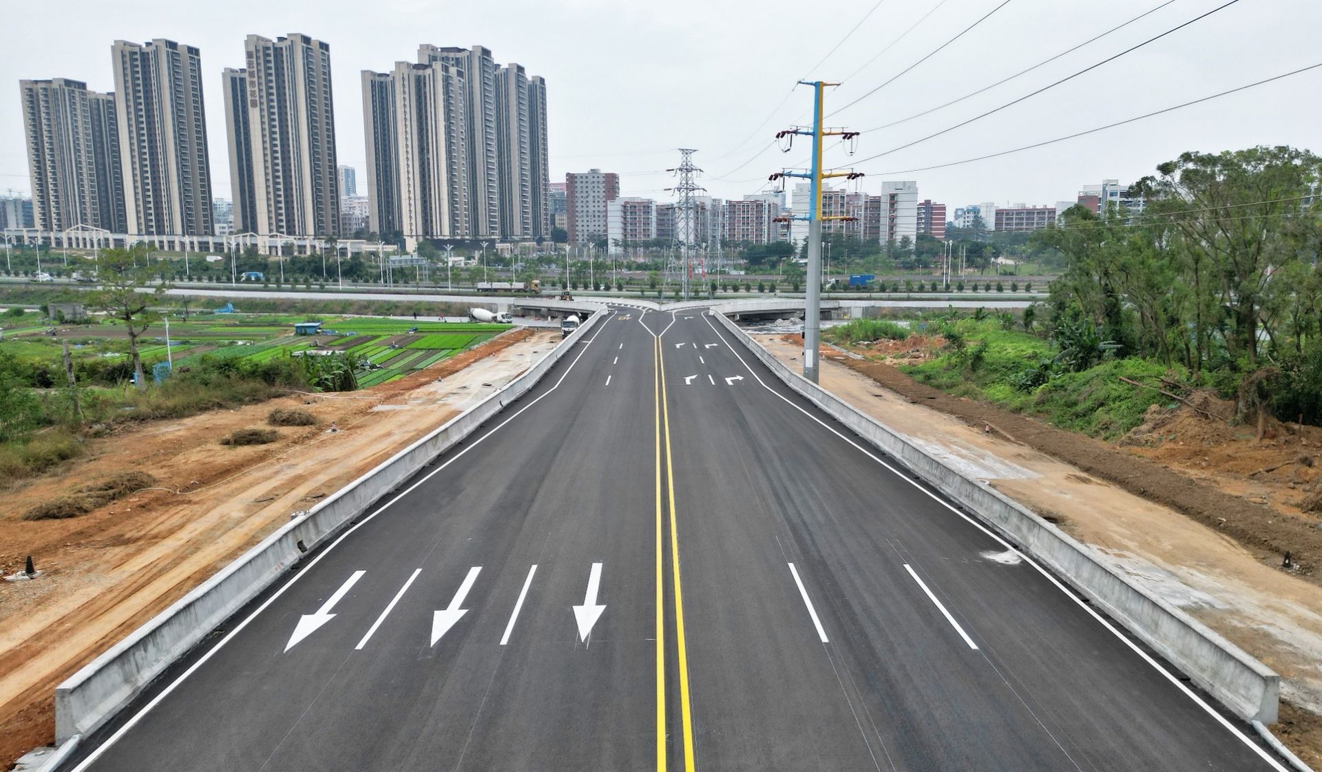 麻章区政通东路告别“断头路”