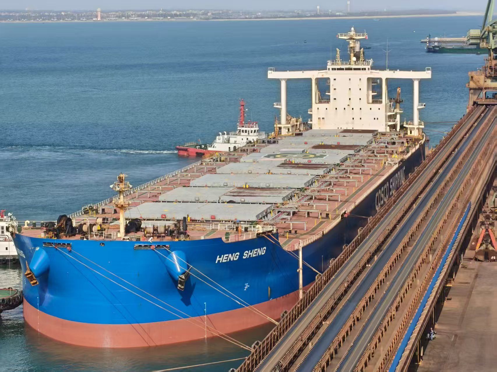 湛江钢铁首船西芒杜铁矿粉靠泊&nbsp;&nbsp;为“湛江制造”注入优质“新鲜血液”