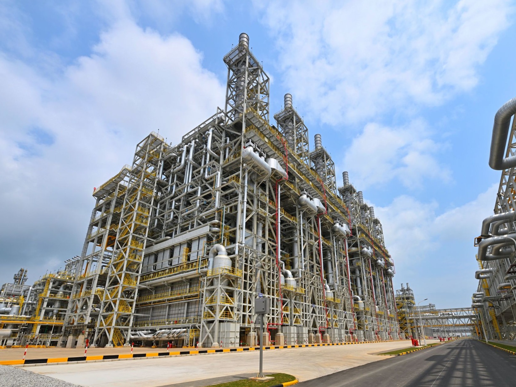 巴斯夫在湛江新建的世界级一体化生产基地实现全面投产