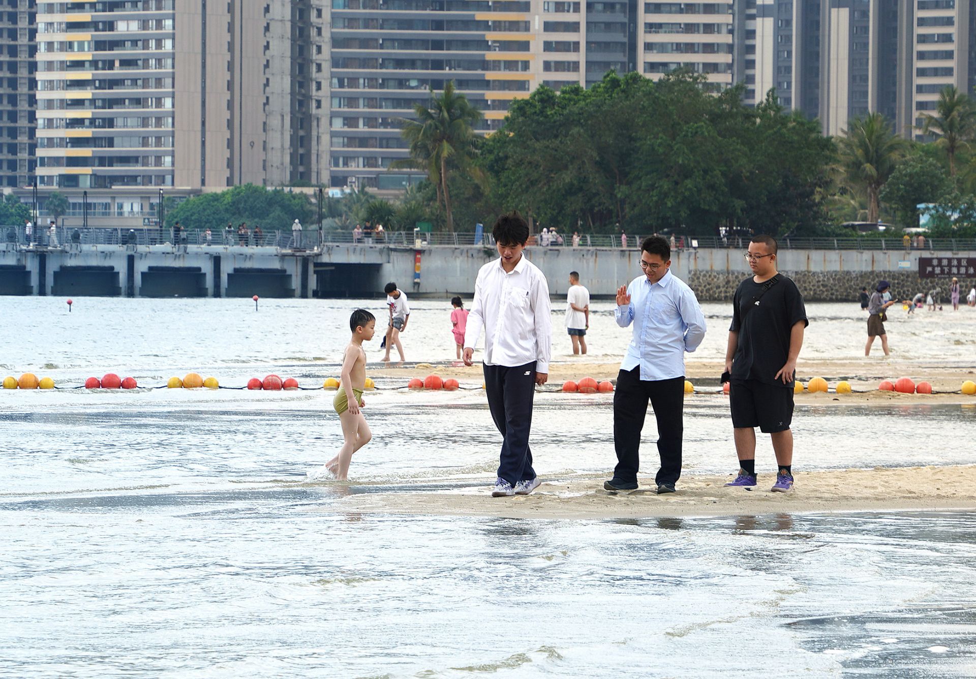 广西“三月三”邂逅湛江&nbsp;&nbsp;海滨风光引得游客打卡点赞