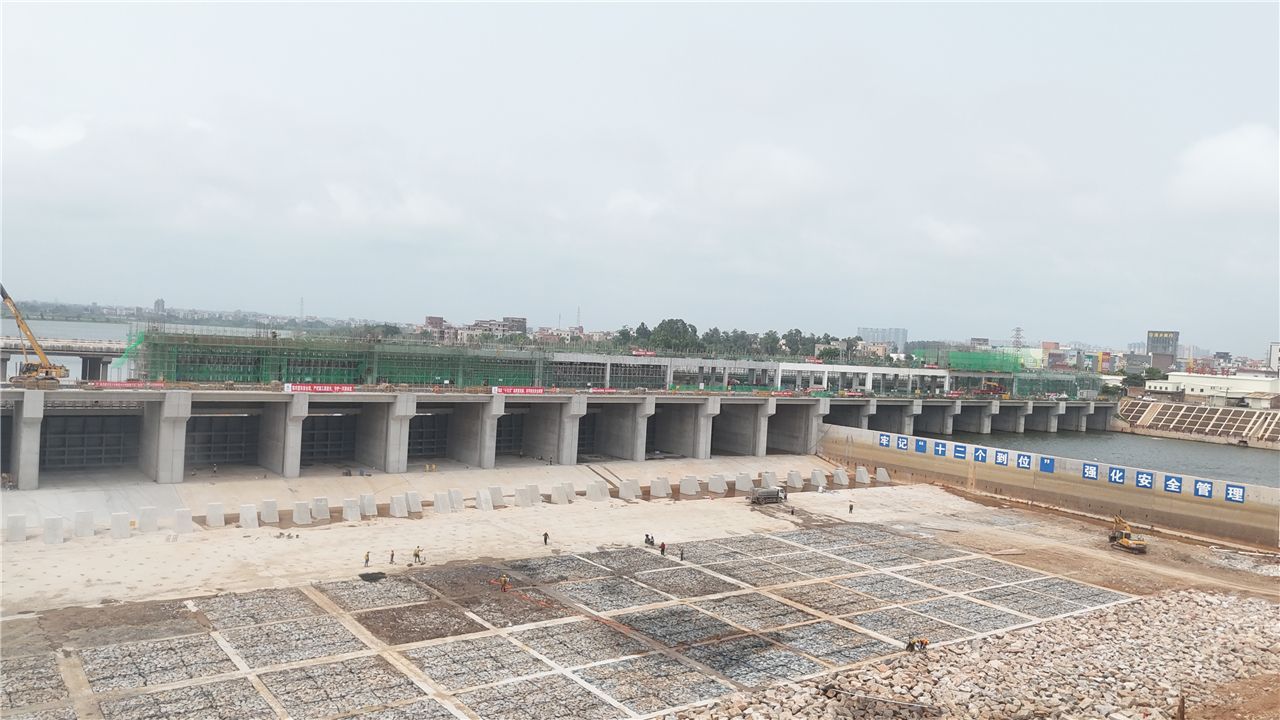 吴川鉴江塘尾分洪闸重建工程提速