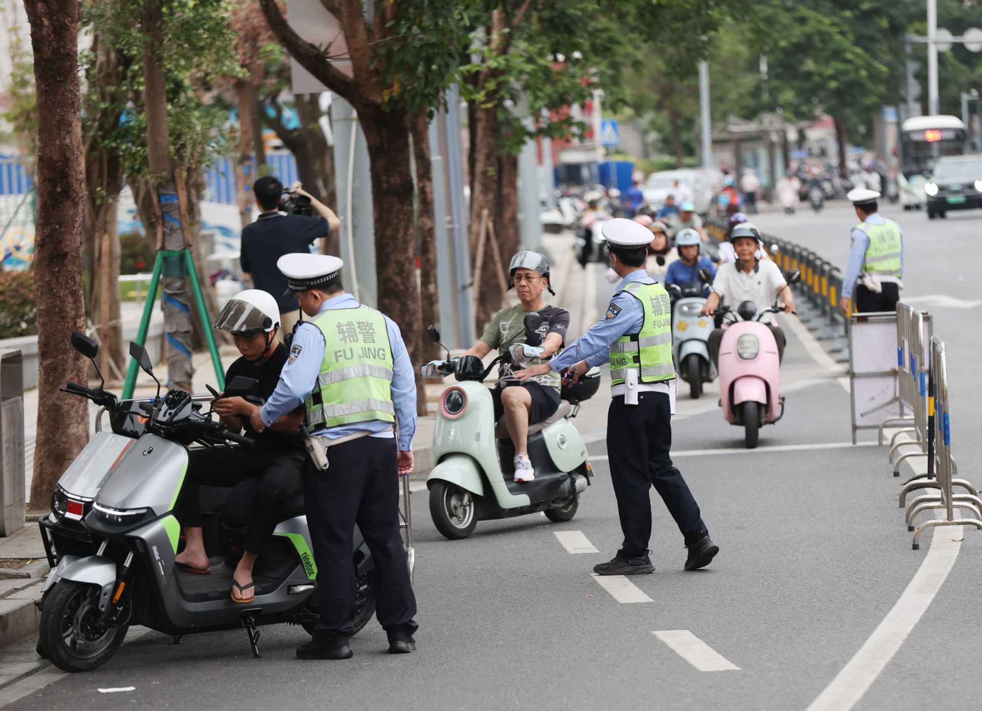我市4月1日起严查电摩无牌上路&nbsp;&nbsp;市民请尽快上牌登记