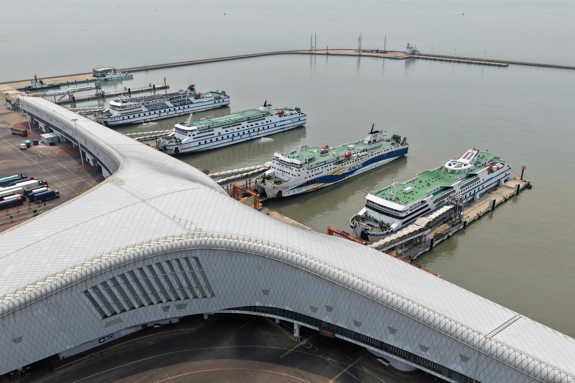 黄金水道通南北 海峡潮涌启新程