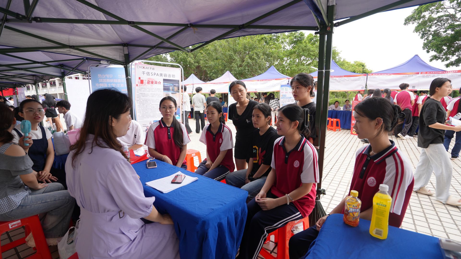 专场招聘进校园 精准赋能促就业