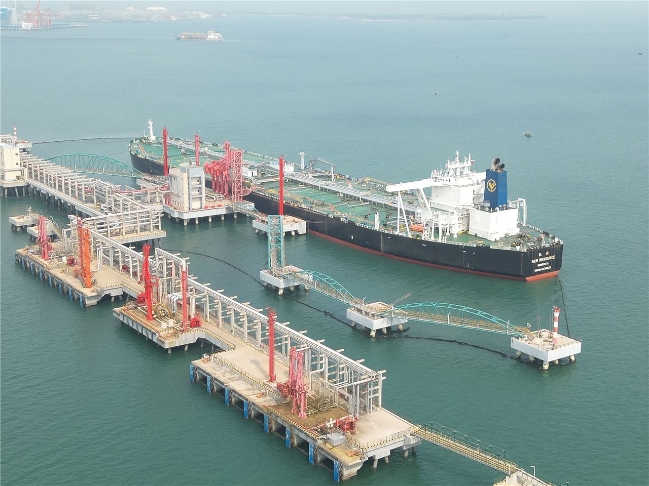 27万吨中东原油抵湛 “及时雨”为区域能源安全“加油”