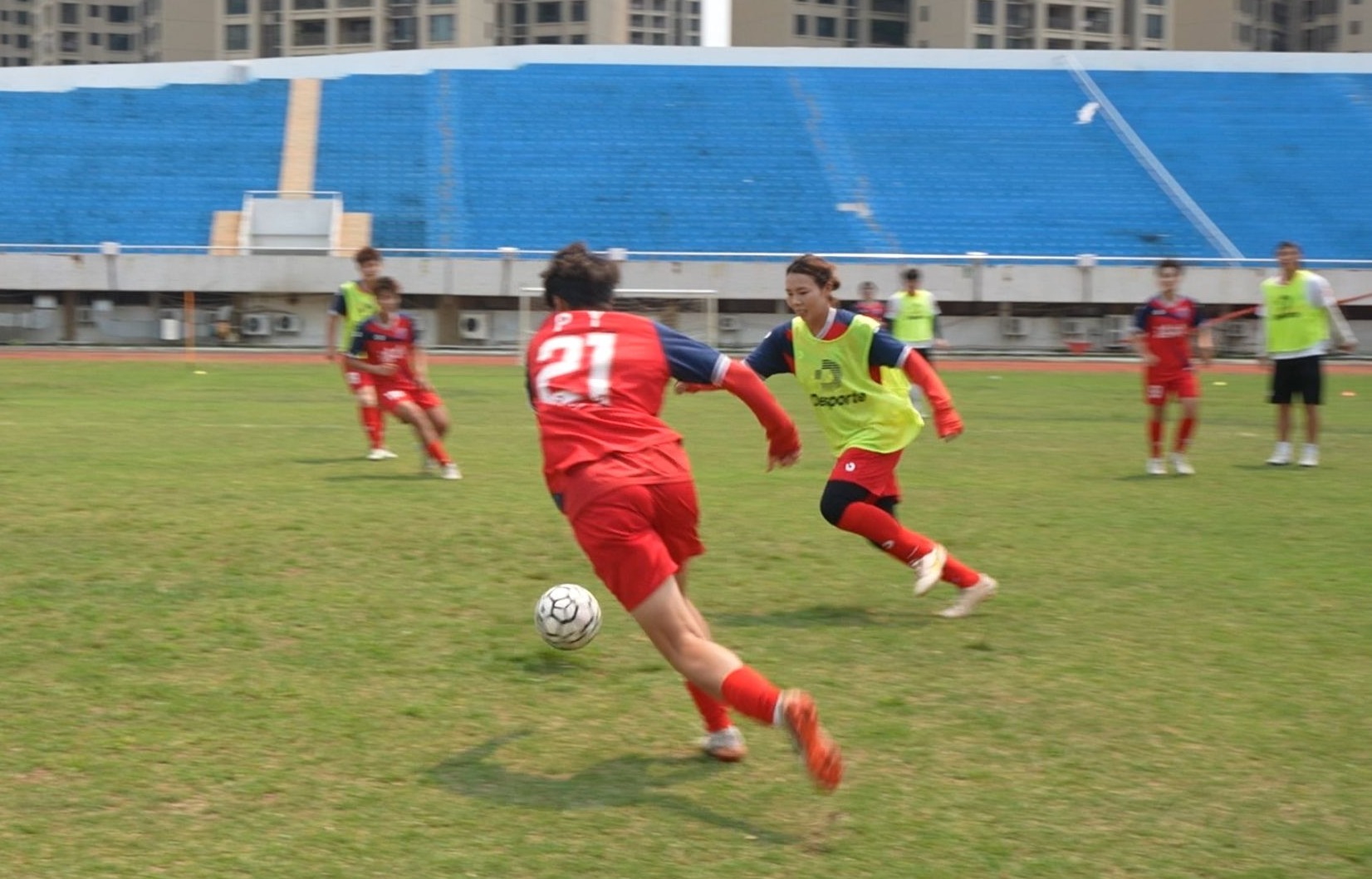 湛江粤湛女足队训练备战女甲联赛