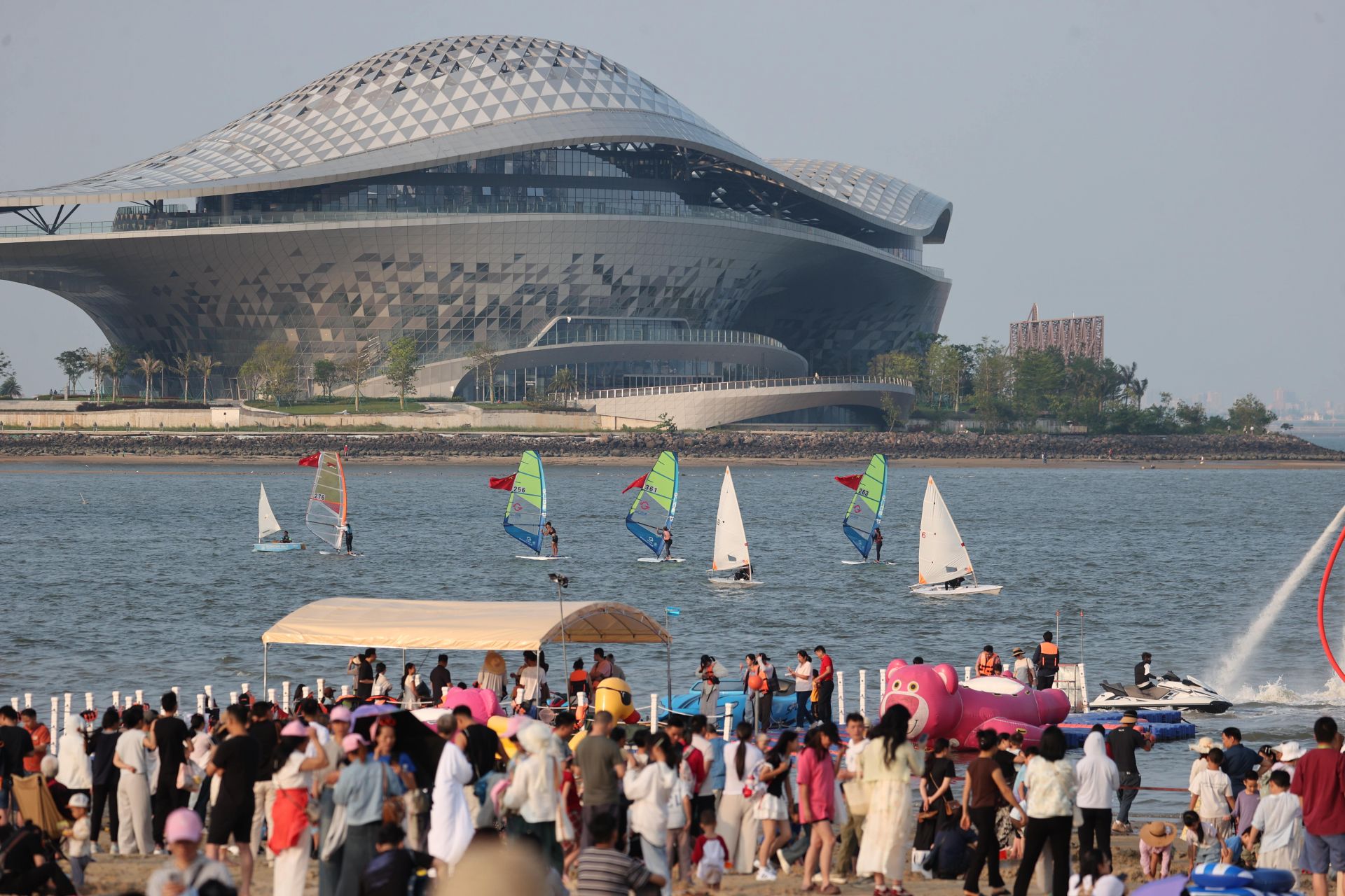 中国体育彩票·2026湛江文旅消费促进活动暨水上运动嘉年华开幕
